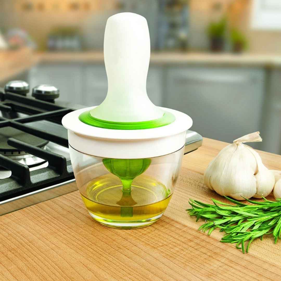 Silicone oil dispenser with brush for cooking and baking, mess-free oil spreading | Cupindy