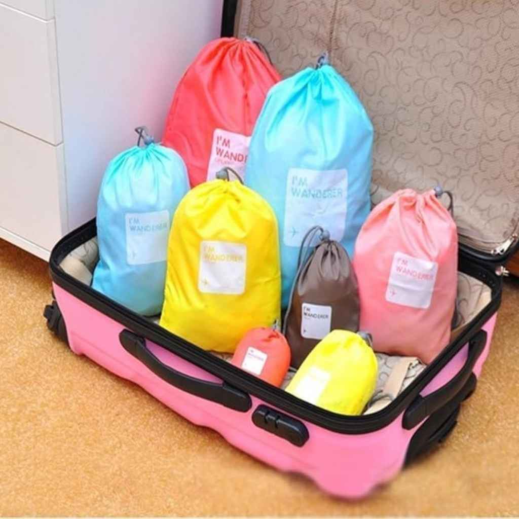 Handy pouch set for neatly packing clothes and personal items