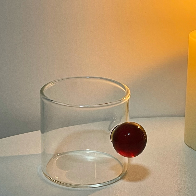 مج قهوه زجاجي مع ماسك على شكل كرة زجاجية - 100 مل