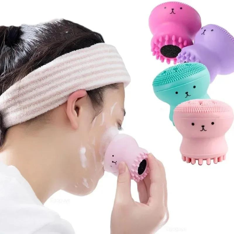 Soft silicone face brush for effective skincare routinePink silicone cleansing brush for facial exfoliation and massage