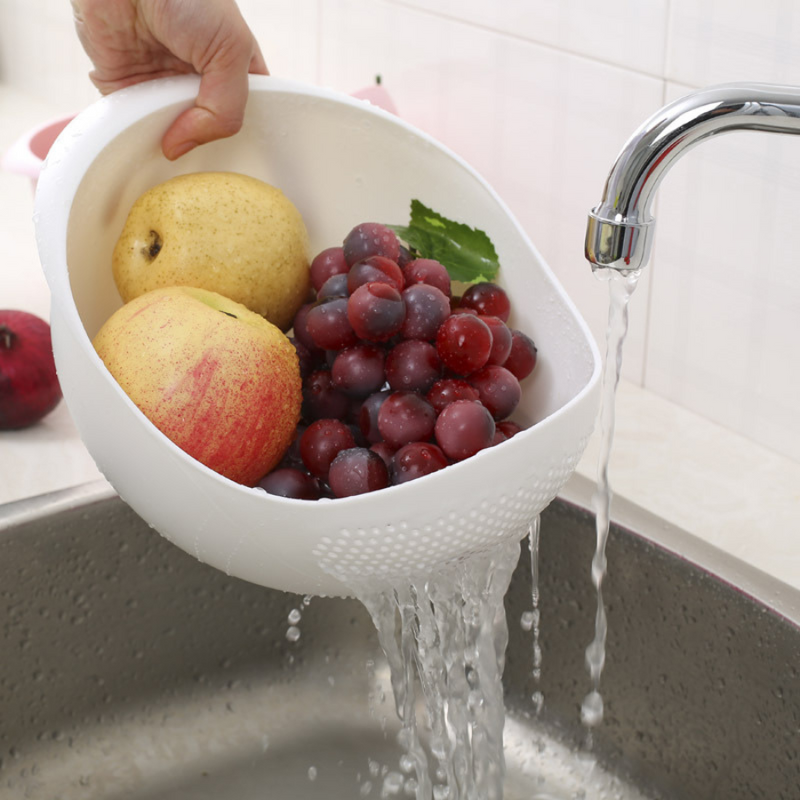 Multi-Function Plastic Mixing and Straining Bowl, Ideal for Kitchen Use - Random Colors