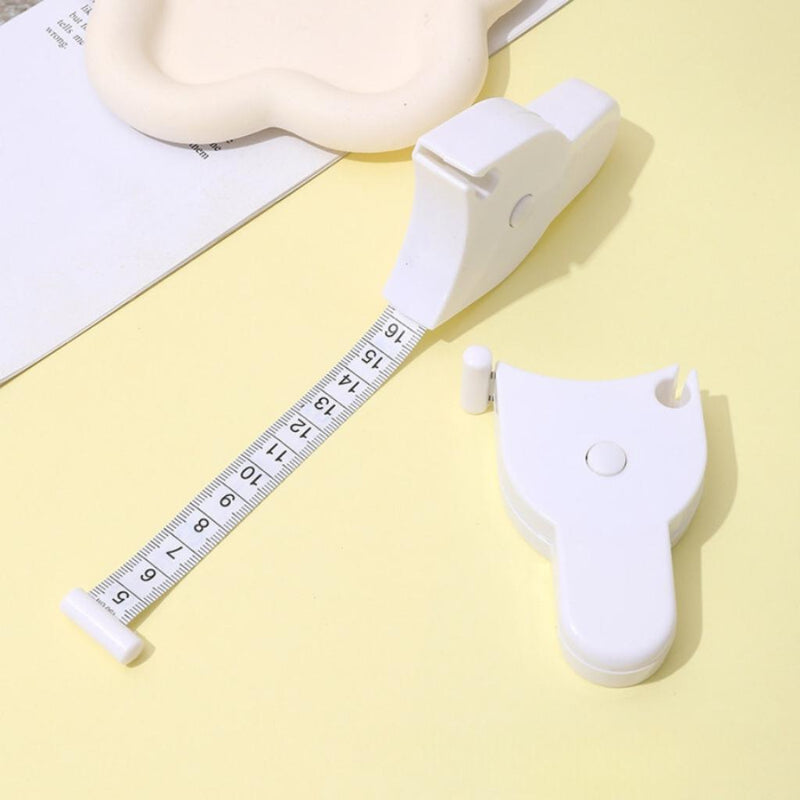 Retractable tape measure with locking mechanism for accuracy