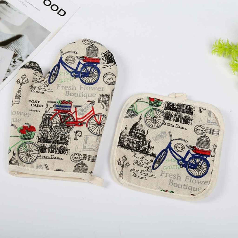 Thick oven gloves made of heat-resistant cotton for handling hot cookware